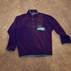 Patagonia fleece . Never worn. It is too big.